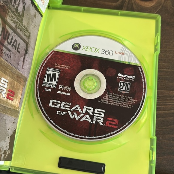 Xbox 360 Gears of War Video Game Bundle - Picture 4 of 5